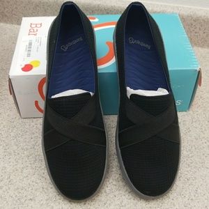 Baretraps black canvas flats